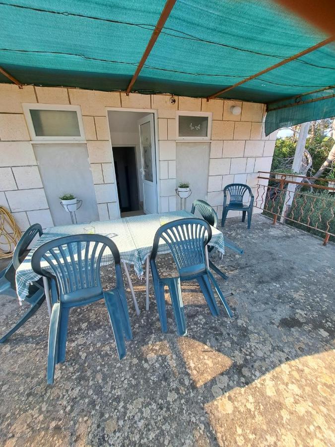 Apartmani Dusica Lumbarda Exterior foto