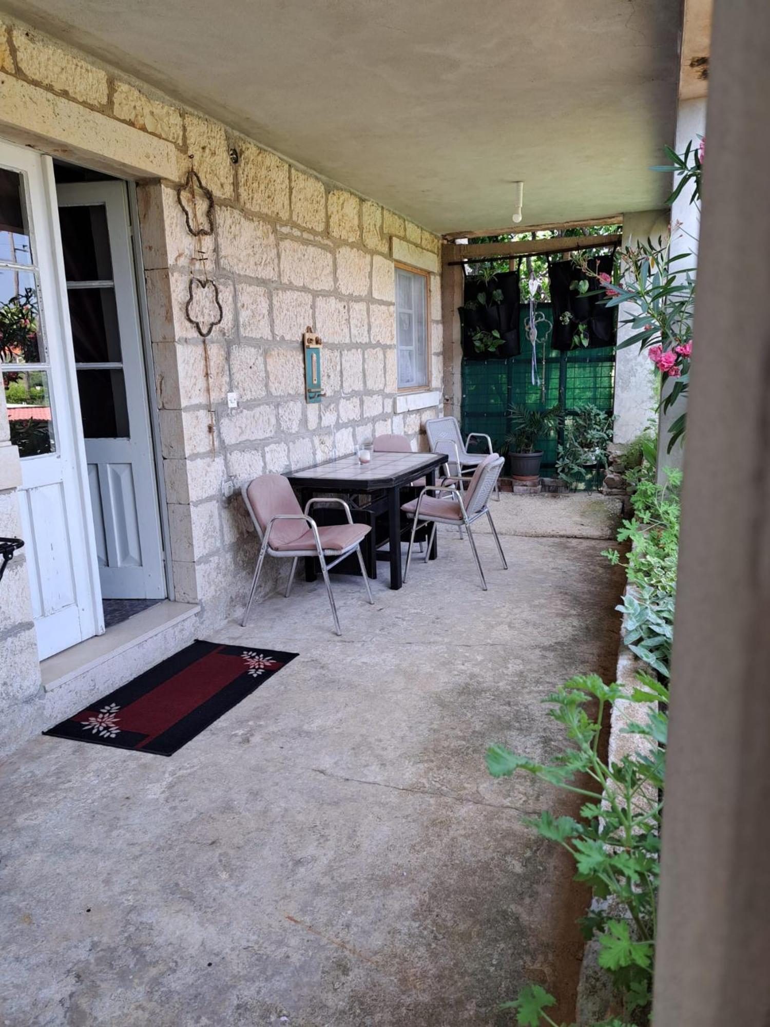 Apartmani Dusica Lumbarda Exterior foto