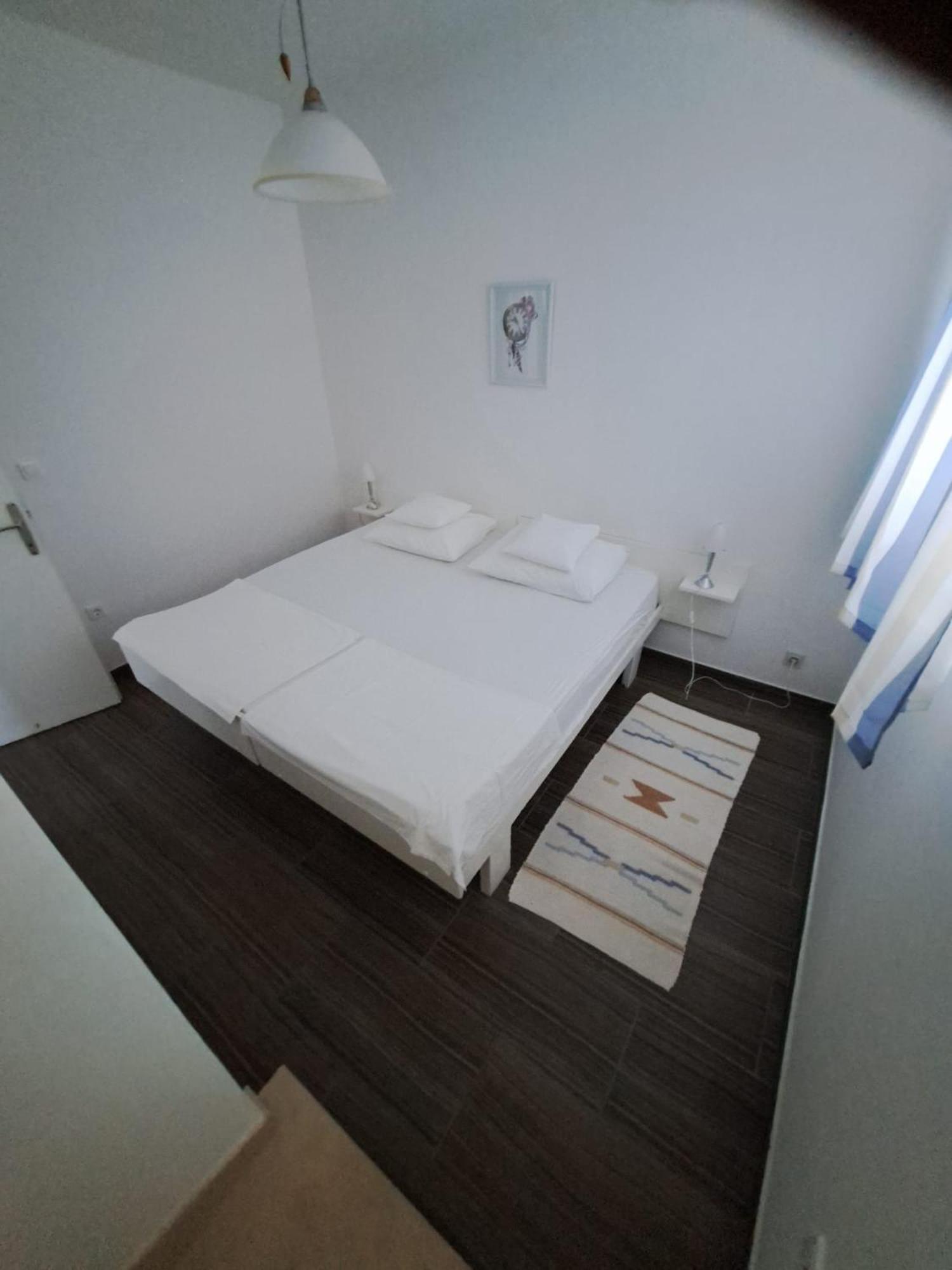 Apartmani Dusica Lumbarda Exterior foto